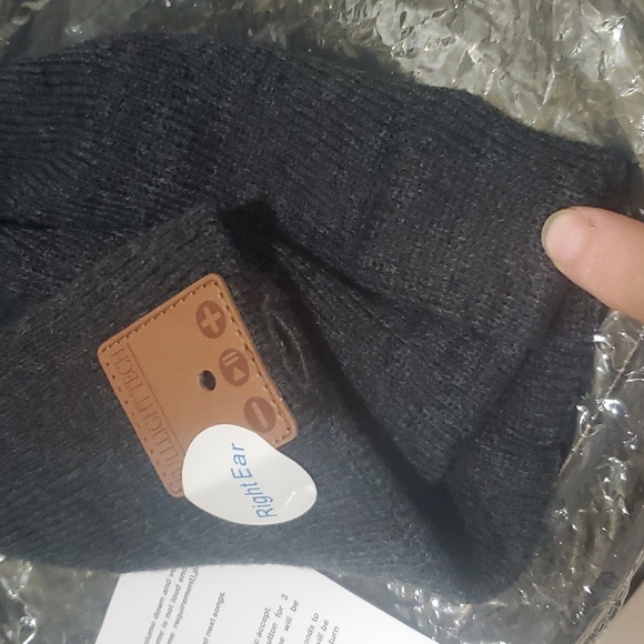 Fulllight Tech Bluetooth Beanie - Picture 5 of 8